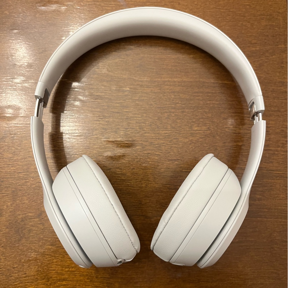 Beats Solo4 Wireless Headphones - On-Ear Wireless Headphones - Drenched Gray